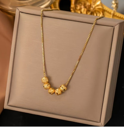 Five-Bead Necklace | 18k gold plated, Stainless Steel